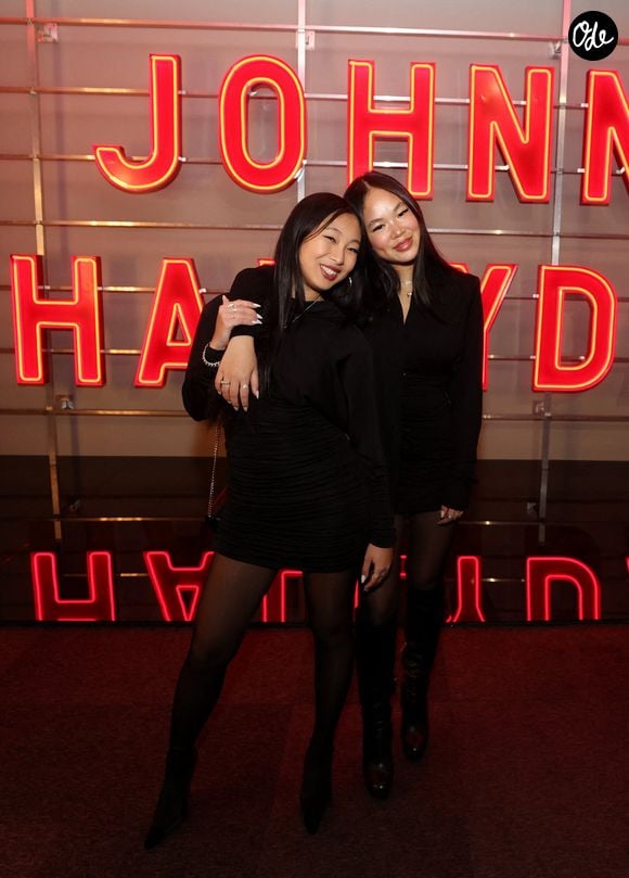 Jade et Joy Hallyday - Vernissage de l'exposition "Johnny Hallyday, l'exposition" au Palais des Expositions à Paris, le 21 décembre 2023. © Dominique Jacovides / Bestimage