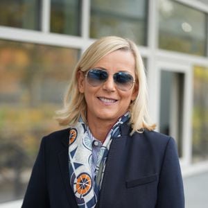 Laurence Ferrari passe devant les studios Rive Gauche à Paris le 5 novembre 2025.

© Anne-sophie Guebey / Bestimage