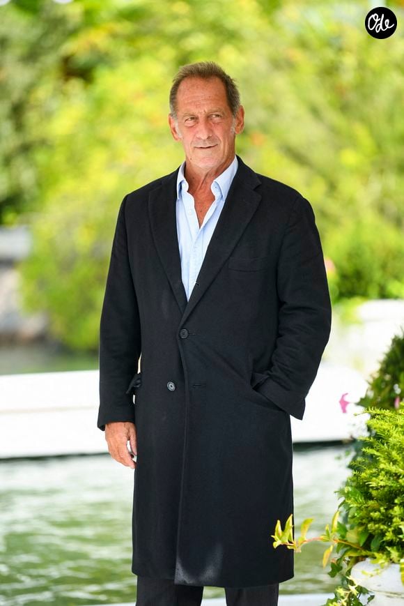 "Présentez-moi la personne pour qui ça ne compte pas ce que pensent leurs enfants. Oui, ça compte évidemment", a notamment confié le père de Marcel Gitard et de Suzanne Lindon.

Vincent Lindon, 83e Festival du film de Venise, personnalités au Lido, 10 septembre, Hôtel Excelsior – Lido de Venise, Italie, 10 septembre 2026 ©SGPItalia