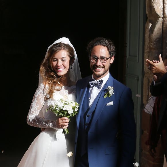 Emilie Broussouloux, journaliste et maman épanouie aux côtés de Thomas Hollande, 

Mariage de Thomas Hollande et de la journaliste Emilie Broussouloux à la mairie à Meyssac en Corrèze près de Brive, ville de la journaliste © Patrick Bernard-Guillaume Collet / Bestimage