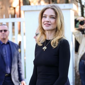 Natalia Vodianova aux arrivées au défilé Stella McCartney Collection Femme Prêt-à-Porter Automne/Hiver 2026-2027 lors de la Fashion Week de Paris (PFW) au Grand Manège Jean Caucanas, à Paris, France, le 4 mars 2026. © Denis Guignebourg/Bestimage