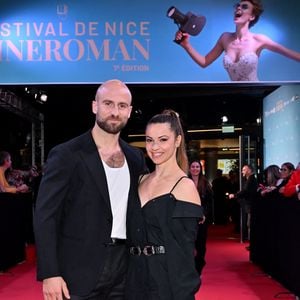 Denitsa Ikonomova et son compagnon François Alu - Tapis rouge lors de la 7ème édition du festival Cinéroman au Pathé gare du Sud à Nice le 1er Octobre 2025. © Bebert-Jacovides/Bestimage