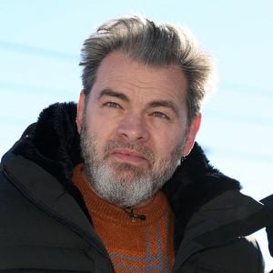 Clovis Cornillac au photocall du film "Les têtes givrées" lors de la 26ème édition du festival international de comédie de l'Alpe d'Huez, à Huez, France, le 19 janvier 2023. © Dominique Jacovides/Bestimage