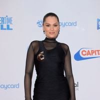 Cette célèbre chanteuse de 37 ans en retrait après l'annonce des médecins : une grande étape a été franchie, elle donne de ses nouvelles