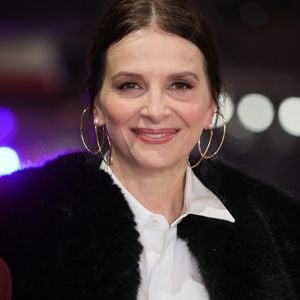 Une petite pique prononcée avec humour qui s'est suivie par une nuance plus pacifique. "Peu importe ce qu'il dit. Ça n'a aucune importance. N'en faites pas toute une histoire. 

17 février 2026, Berlin, Allemagne : Juliette Binoche assiste à la première de " Queen At Sea " lors du 76e Festival international du film de la Berlinale au Berlinalepalast à Berlin, Allemagne, le 17 février 2026. Photo : Alec Michael (Credit Image : © Alec Michael via ZUMA Press)
