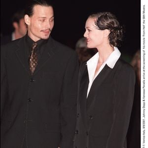 Johnny Depp et Vanessa Paradis arrivent à la projection de son film 'From Hell' à la 58ème Mostra de Venise le 8 septembre 2001. © Nicolas Khayat/ABACA