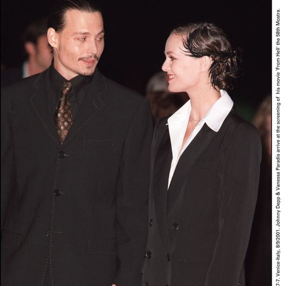 Johnny Depp et Vanessa Paradis arrivent à la projection de son film 'From Hell' à la 58ème Mostra de Venise le 8 septembre 2001. © Nicolas Khayat/ABACA