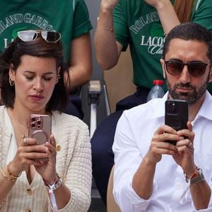 Jimmy Mohamed et sa femme Souailla - Célébrités dans les tribunes des Internationaux de France de tennis de Roland Garros 2024 à Paris le 26 mai 2024. © Moreau-Jacovides/Bestimage