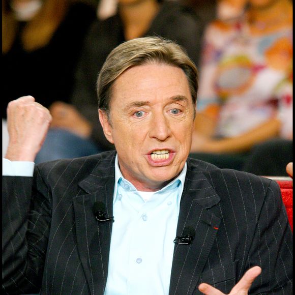 Pascal Sevran sur le plateau de "Vivement Dimanche"

© Guillaume Gaffiot / Bestimage