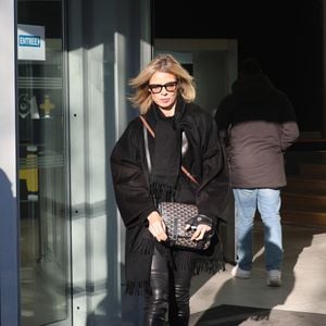 Exclusif - Sylvie Tellier à sa sortie des studios de RTL, à Neuilly-sur-Seine, France, le 6 janvier 2026. © Bestimage