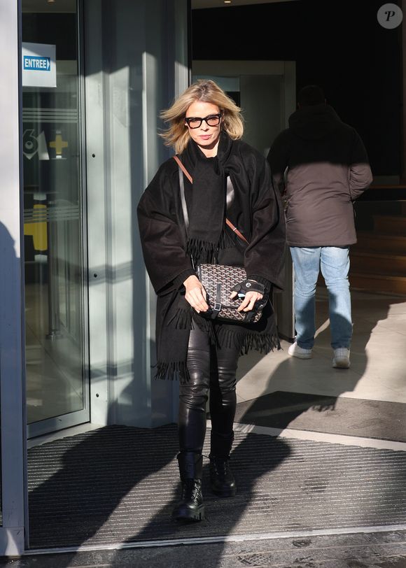 Exclusif - Sylvie Tellier à sa sortie des studios de RTL, à Neuilly-sur-Seine, France, le 6 janvier 2026. © Bestimage
