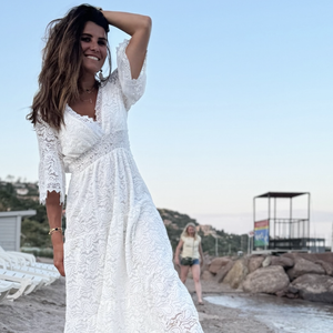 Karine Ferri profite actuellement de vacances reposantes au bord de l'océan.

Karine Ferri

Photo Instagram