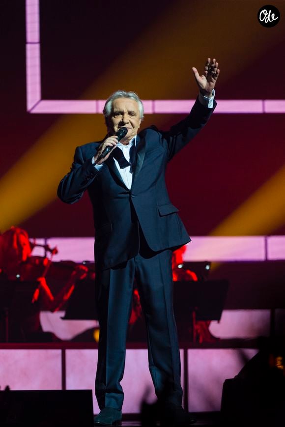 Le chanteur a reconnu : "Je ne peux pas dire que j'ai été un bon père."
Exclusif - Michel Sardou - Ultime concert de Michel Sardou pour la dernière date de son spectacle "La dernière danse" à la Seine Musicale à Boulogne-Billancourt le 12 avril 2018. © Pierre Perusseau/Bestimage