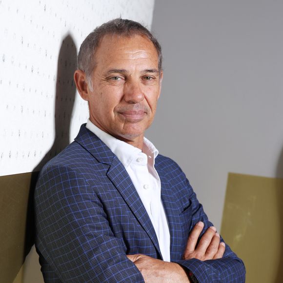 Exclusif - Paul Belmondo lors d'une séance photo au Festival du Cinéma Francais et de la gastronomie d'Aix-Les-Bains, France, le 6 juin 2025. © Denis Guignebourg/Bestimage