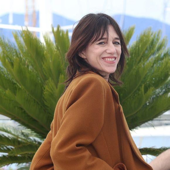 Ils ont eu trois enfants : Ben, Alice et Jo.

Charlotte Gainsbourg - Photocall du film "L’affaire Marie-Claire" lors du 79ème Festival International du Film de Cannes, le 20 mai 2026. © Denis Guignebourg/Bestimage