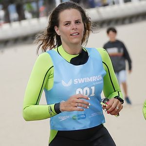 Trois ans après son deuxième album, le chanteur revient ce lundi avec un titre touchant, " Adieu ", dans lequel il chante sa rupture avec la nageuse et leur nouvelle vie de parents séparés de deux enfants.
PATRICK BERNARD / BESTIMAGE