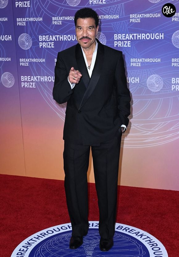 Il a finalement quitté la scène et n'est pas revenu 

Lionel Richie - Photocall de la 12éme cérémonie de remise des prix Breakthrough à Los Angeles le 18 février 2026. Broadimage / Bestimage