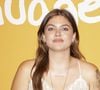 La chanteuse protège soigneusement le visage d’Esmée tout en partageant certains moments de leur quotidien.

Louane Emera - Première du film "La fille dans Les nuages" au cinema UGC Bercy à Paris le 2 juillet 2026. © Coadic Guirec/Bestimage