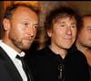 Interrogés par "Paris Match", Pierre et Charles ont confié : "Il traînait dans son fauteuil à la maison, une casquette sur la tête".

Alain Souchon et ses fils Ours et Pierre, le 21 septembre 2011.© Agence / Bestimage