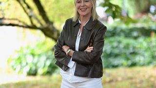 Chantal Ladesou possède une "grotte taillée dans le roc" à deux pas de Saint-Tropez, un bien où elle se ressource avec son mari