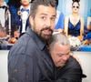 L’un des comédiens, Arnaud Toupense, a récemment annoncé être atteint de la maladie d’Alzheimer, en plus d'être porteur du syndrome de Trisomie 21.

Artus, Arnaud Toupense, lors de la présentation de l'oeuvre "No Judgement here" de Philippe Shangti avec l'équipe du film "Un p'tit truc en plus" au studio Harcourt à Paris le 4 juin 2025.

© Jack Tribeca / Bestimage