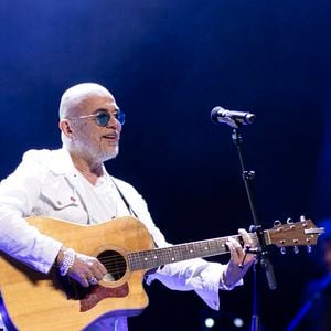 Le musicien a finalement conclu en adressant un message à Pierre Garnier et Michaël Youn

Pascal Obispo au concert du gala des 20 ans de la fondation Recherche Alzheimer "2 générations chantent pour la 3ème" à l'Olympia à Paris le 18 mars 2024.
© Cyril Moreau / Bestimage