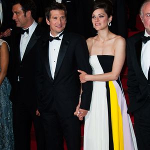 Clive Owen, Marion Cotillard et Guillaume Canet quittent la projection de "Blood Ties" au Palais des Festivals dans le cadre du 66ème Festival de Cannes à Cannes, France, le 20 mai 2013. Photo par Nicolas Genin/ABACAPRESS.COM
