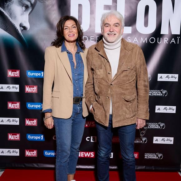 Exclusif - Pascal Praud et sa compagne Catherine Bancarel au photocall de la soirée Ciné-concert symphonique "Alain Delon, le dernier Samouraï" au Palais des congrès à Paris le 8 novembre 2024 le jour de son anniversaire.

© Jacovides / Moreau / Bestimage