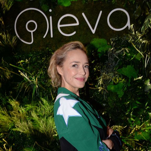 L’actrice évoque notamment le yoga du visage pour tonifier ses traits sans chirurgie.

Hélène de Fougerolles - Soirée de lancement d'un e-shop Ieva (un pop-up store 38 rue Sainte-Croix-de-la-Bretonnerie) à Paris, France, le 31 janvier 2019. 

© Rachid Bellak/Bestimage