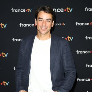 Julian Bugier au photocall pour la conférence de presse de rentrée de France TV à la Grande Halle de la Villette à Paris, France, le 11 juillet 2023. © Coadic Guirec/Bestimage