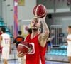 En 2023, le chanteur de 40 ans a injecté la somme de 300 000 euros dans le club de basket de la SIG Strasbourg.

Tony Parker et Matt Pokora s'affrontent lors d'un match de basket par équipes dans le cadre d'une animation Radio Scoop au Gymnase Mado Bonnet à Lyon le 26 octobre 2023.

© Bestimage