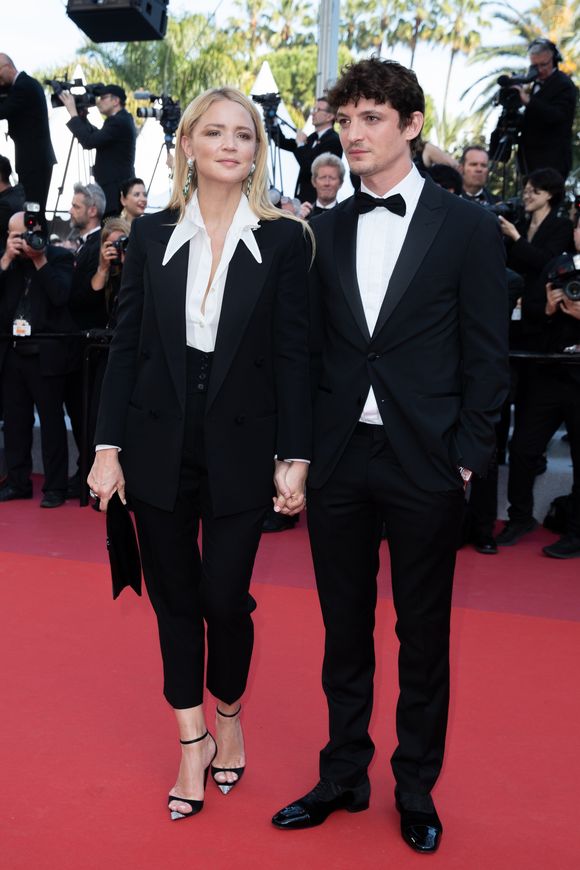 Son compagnon Niels Schneider sera également sur la Croisette avec trois films

Virginie Efira et son compagnon Niels Schneider - Montée des marches du film "Hors Normes" pour la clôture du 72ème Festival International du Film de Cannes. Le 25 mai 2019
© Borde / Bestimage