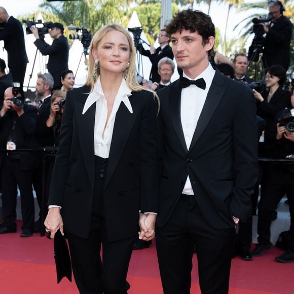 Son compagnon Niels Schneider sera également sur la Croisette avec trois films

Virginie Efira et son compagnon Niels Schneider - Montée des marches du film "Hors Normes" pour la clôture du 72ème Festival International du Film de Cannes. Le 25 mai 2019
© Borde / Bestimage