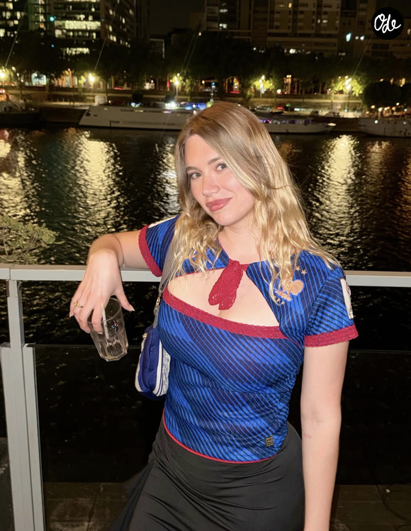 De l'Algérie à l'Argentine en passant par la France, les maillots des plus grandes nations se réinventent en vestes de motard ou en tops à dentelle.