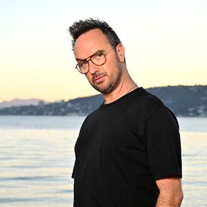 Jarry est un visage emblématique du paysage humoristique français

Exclusif - Jarry - Rendez-vous et backstage lors de l'enregistrement de l'émission "L'humour à la plage" pour le 1er festival de Juan les Pins à la pinède Gould.
© Bruno Bebert / JR Santini / Bestimage