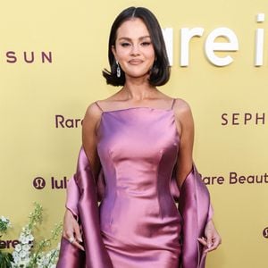 Selena Gomez au photocall du 3ème gala annuel de bienfaisance du Rare Impact Fund aux studios Nya à Los Angeles, Californie, Etats-Unis, le 29 octobre 2025. © RALL/Backgrid USA/Bestimage