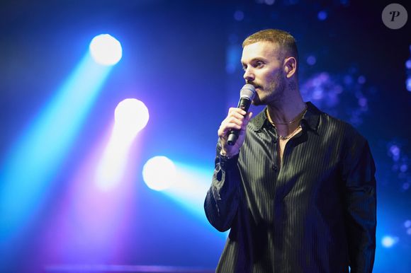 Exclusif - Matt Pokora (M. Pokora) - 12ème édition de la soirée Global Gift Gala à l'hôtel Four Seasons George V à Paris le 5 octobre 2024.
Le 5 octobre 2024, le prestigieux hôtel Four Seasons George V a accueilli la 12ème édition du Global Gift Gala Paris, une soirée d'exception présidée par Maria Bravo et placée sous le patronage de l'actrice et philanthrope E.Longoria. Ce gala caritatif annuel, devenu un rendez-vous incontournable de la capitale, a réuni les plus grandes personnalités pour soutenir deux causes majeures : la Global Gift Foundation et l'association Women Safe & Children.CYRIL MOREAU / BESTIMAGE

Sous les ors de l'un des plus beaux palaces parisiens, cette soirée d'élégance et de générosité a offert de nombreux temps forts, dont des performances musicales inédites.

Un moment d'émotion a été également marqué par la remise du Global Gift Humanitarian Award à l'humoriste F.Foresti, en reconnaissance de son engagement exemplaire et de ses actions en faveur des femmes et enfants victimes de violences familiales. Mme Mo.Bacardi a également reçu le “Global Gift Women Empowerment Award”.

Un dîner de haute gastronomie a été servi, entouré de personnalités de renom. La soirée a été animée par la journaliste He.Mannarino et le mannequin L.Bernal, et le dîner gastronomique a été signé par le chef triplement étoilé C.Le Squer, du célèbre restaurant Le Cinq.

De nombreuses personnalités issues du monde du cinéma, de la mode et du spectacle ont honoré cet événement prestigieux, témoignant de leur engagement pour des causes humanitaires qui leur tiennent à cœur.

La soirée a été placée sous le signe de l'élégance et du raffinement. Eva Longoria, marraine de la Global Gift Foundation, a été parée des créations d'exception de la maison APM Monaco, partenaire officiel de l'événement.

Le cocktail d'accueil a été rehaussé par le champagne de la maison Grégory Verlet, les vins de Pomerol du Château de Marianne de Pedro, ainsi que les spiritueux du Groupe Love Spirit, offrant une expérience gustative unique.

Cette 12ème édition du Global Gift Gala Paris a été un moment inoubliable de générosité et de partage, où l'art, la gastronomie et la solidarité se sont réunis pour faire briller l'espoir d'un monde meilleur.


© Cyril Moreau / Bestimage