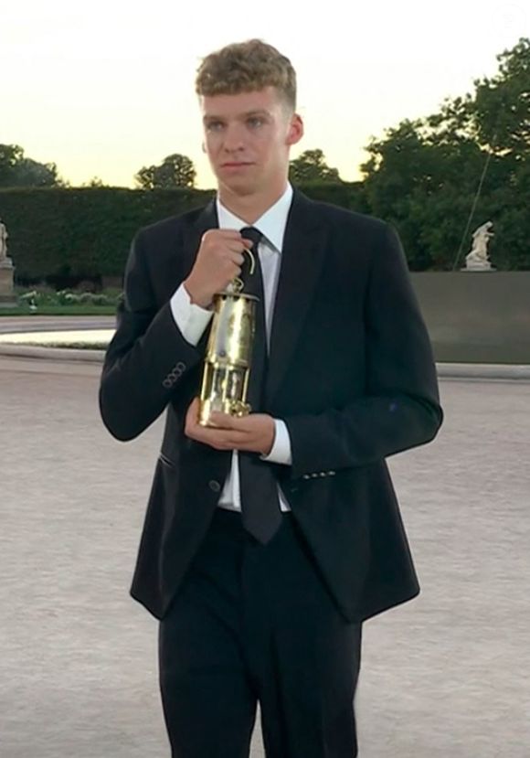 Leon Marchand - Jardin Tuileries devant la vasque - Cérémonie de Clôture des Jeux Olympiques de Paris (JO 2024) le 11 août 2024.
© Capture TV France 2 via Bestimage