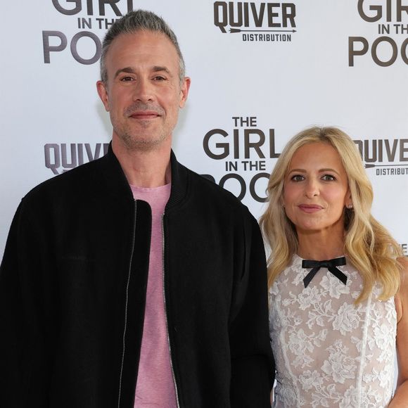 Beverly Hills, CA - Sarah Michelle Gellar et son mari Freddie Prinze Jr.assistent à la première de Los Angeles de "The Girl In The Pool" à la salle de projection ALO HQ à Beverly Hills : Freddie Prinze Jr, Sarah Michelle Gellar
©Backgrid USA / Bestimage