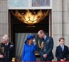 La famille royale britannique de nouveau touchée

La famille royale britannique assiste aux célébrations du 80ème anniversaire de la fin de la Seconde guerre mondiale (VE Day) au balcon de Buckingham Palace à Londres. Mirrorpix / Bestimage