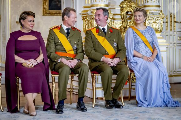 Grand-duc Henri de Luxembourg, grande-duchesse Maria Teresa de Luxembourg, prince Guillaume (héritier du trône de Luxembourg), Stéphanie de Lannoy (future grande-duchesse de Luxembourg) : cérémonie d'adieu au Palais Grand-Ducal dans le cadre des festivités marquant le changement de souverain au Luxembourg. Premier jour des célébrations à Luxembourg. Photo : Dana Press / Bestimage