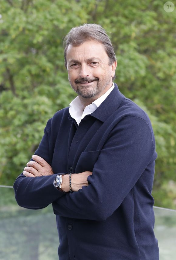 Exclusif - Rendez-vous avec Henri Leconte au Club des Pyramides à Port-Marly, France, le 5 mai 2025. © Marc Ausset-Lacroix/Bestimage