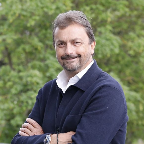 Exclusif - Rendez-vous avec Henri Leconte au Club des Pyramides à Port-Marly, France, le 5 mai 2025. © Marc Ausset-Lacroix/Bestimage