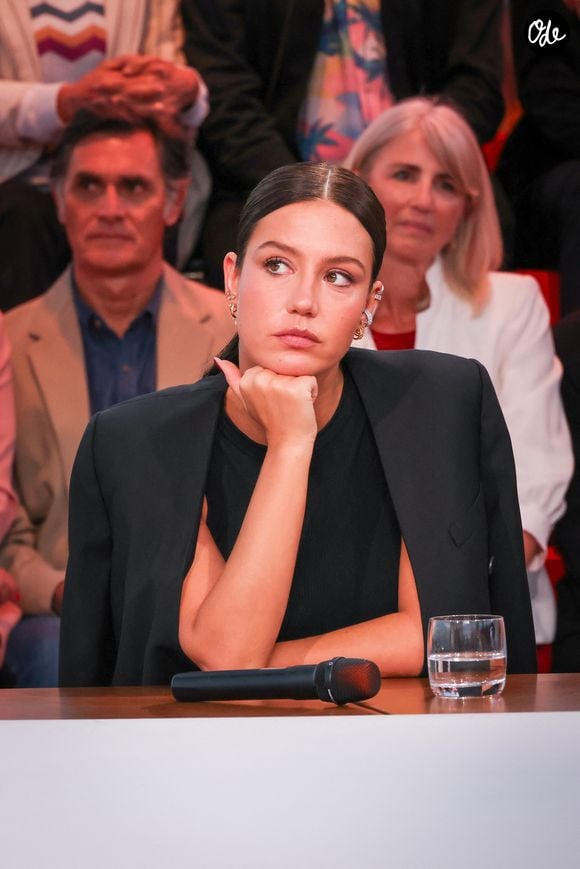 Exclusif - Adèle Exarchopoulos - Plateau de l'émission "C à vous" lors du 79ème Festival International du Film de Cannes le 18 mai 2026. © Jack Tribeca / Bestimage