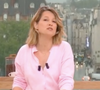 C'est sa collègue, Maud Descamps, qui le remplace à la tête de Bonjour ! la matinale sur TF1. 
Capture d'écran de la matinale de TF1 du lundi 11 mai 2026