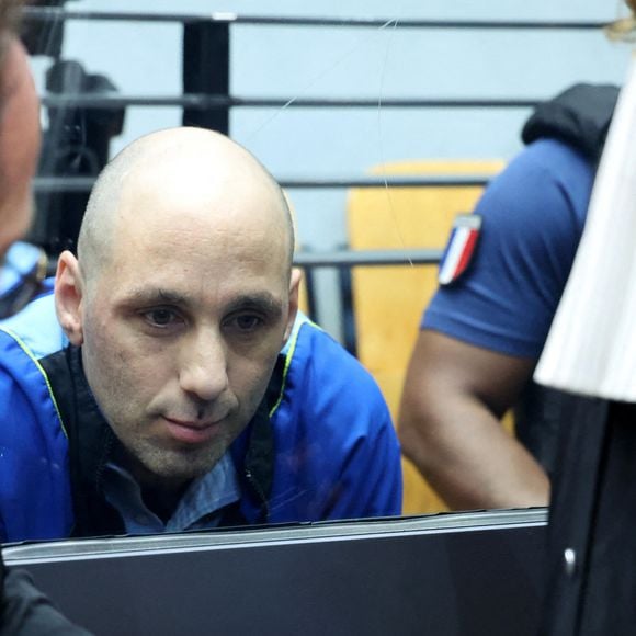 Cédric Jubillar arrive dans le box des accusés au tribunal d'Albi pour son procès pour meurtre par conjoint le 22 septembre 2025
© Dominique Jacovides / Bestimage