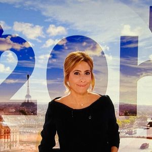 Léa Salamé présente son premier journal de 20 heures sur France 2. 

© Alain Guizard / Bestimage