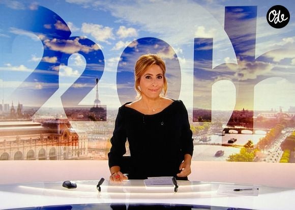 Léa Salamé présente son premier journal de 20 heures sur France 2. 

© Alain Guizard / Bestimage