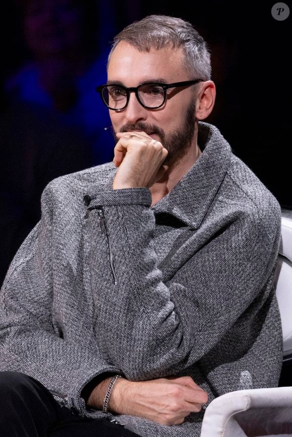 Christophe Willem sur le plateau de l'émission "La chanson secrète 13", présentée par Nikos Aliagas et diffusée le 29 décembre 2024 sur TF1.

© Guillaume Gaffiot-Cyril Moreau / Bestimage