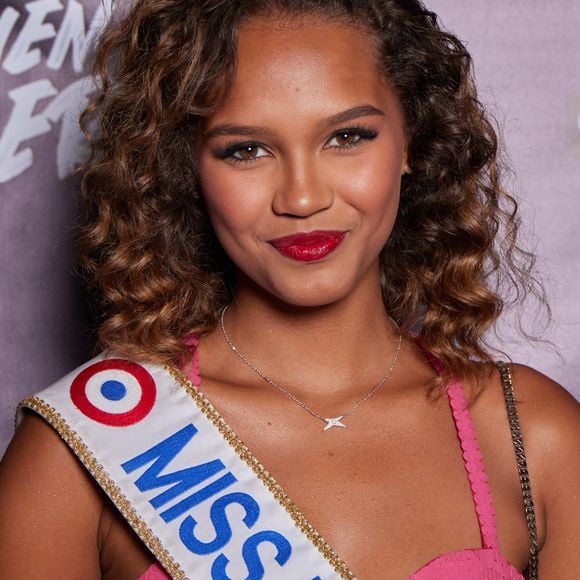 D'autant plus qu'elle a déjà les pieds dans le milieu de la communication maintenant...

Exclusif - Miss France 2023, Indira Ampiot - Photocall et cocktail de la soirée pour la série documentaire "Ça va bien se passer, Dadju" en exclusivité sur Canal + au Royal Monceau à Paris le 12 septembre 2023. © Cyril Moreau/Bestimage